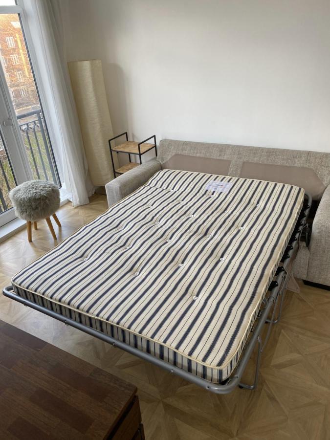 Apartament Spacious 1 Bedroom Flat In