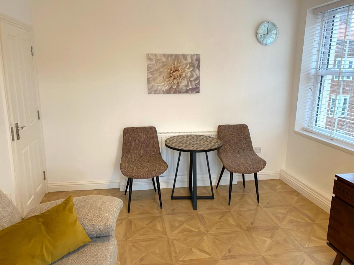 Apartament Spacious 1 Bedroom Flat In